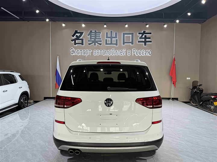 Фото 5 - Volkswagen Touran L