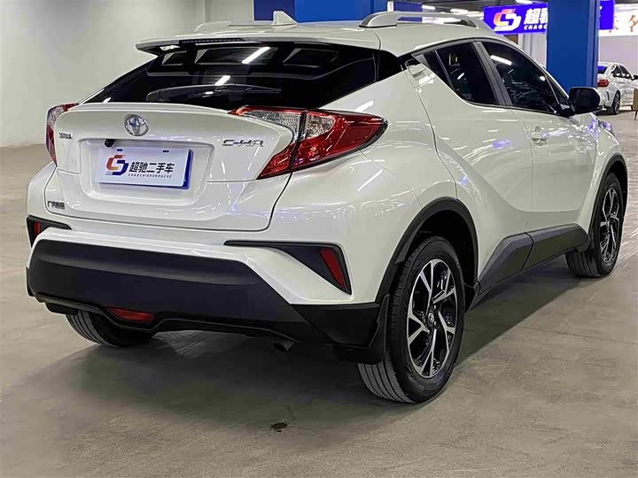 Фото 2 - Toyota C-HR