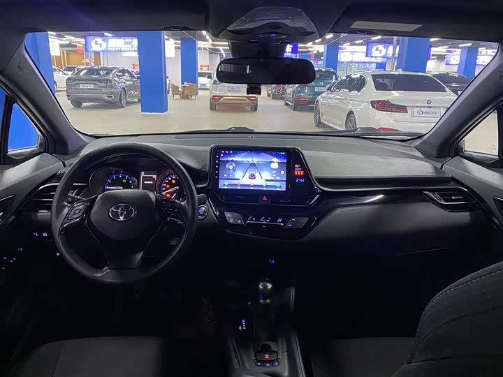 Фото 20 - Toyota C-HR