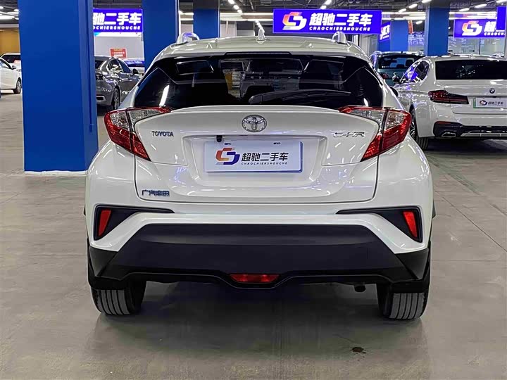 Фото 4 - Toyota C-HR