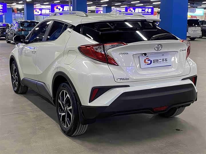 Фото 5 - Toyota C-HR