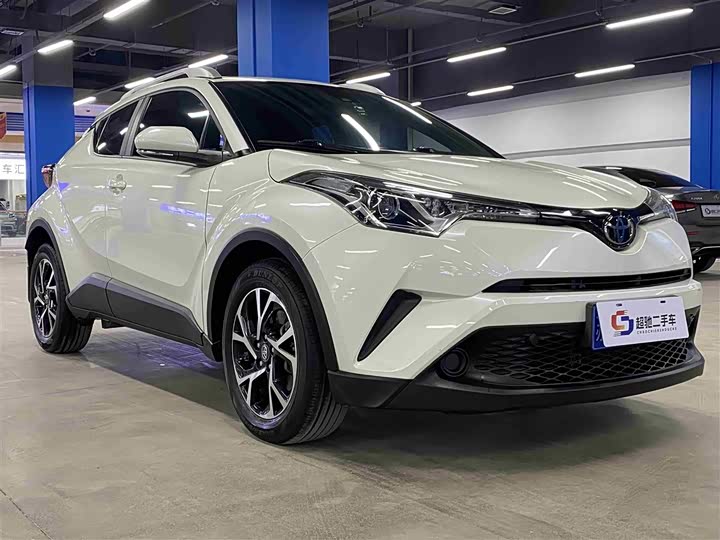 Фото 6 - Toyota C-HR