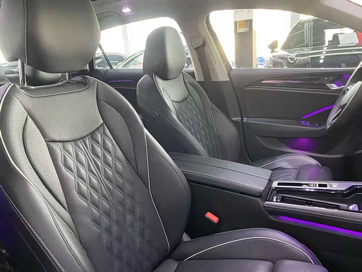 Фото 15 - Volkswagen Magotan