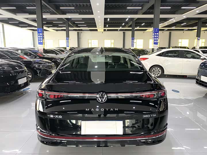 Фото 3 - Volkswagen Magotan