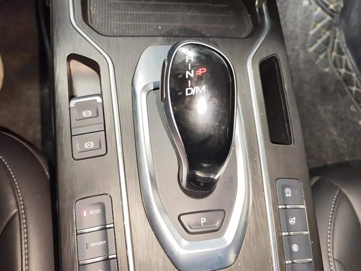 Фото 16 - Wey VV5