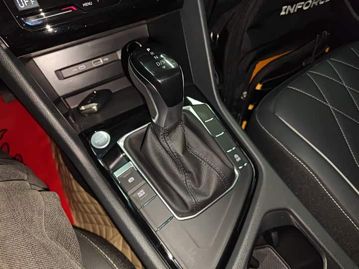 Фото 13 - Volkswagen Tiguan L Pro