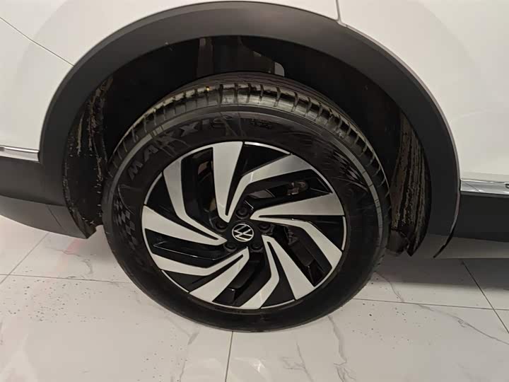 Фото 25 - Volkswagen Tiguan L Pro