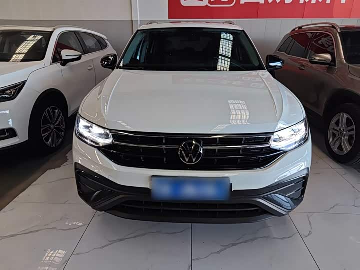 Фото 3 - Volkswagen Tiguan L Pro