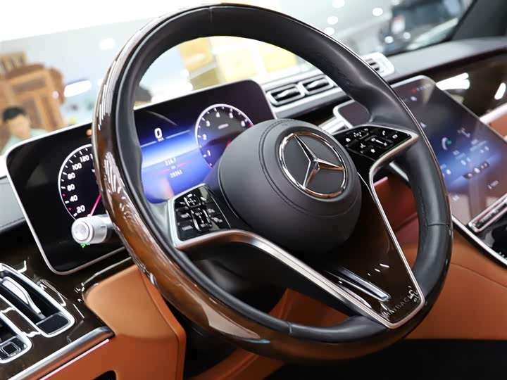 Фото 11 - Mercedes-Benz Maybach S-Class