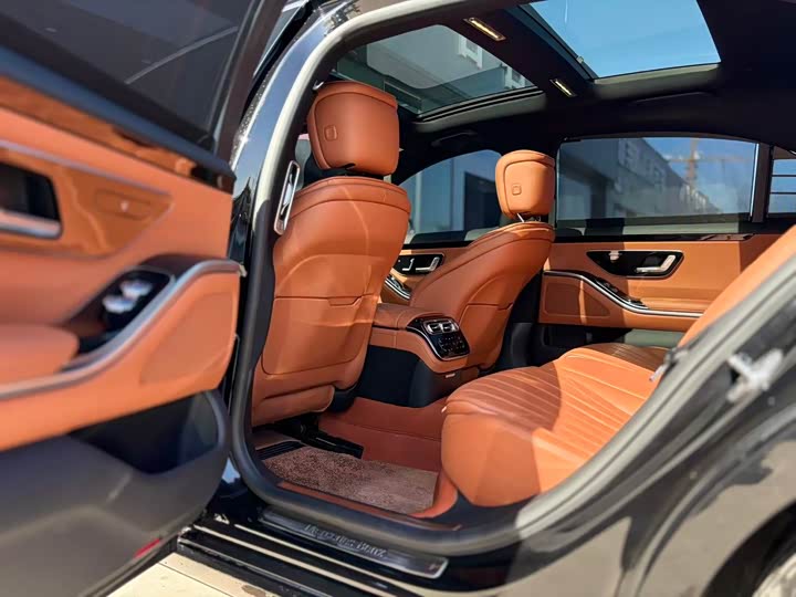 Фото 8 - Mercedes-Benz S-Class