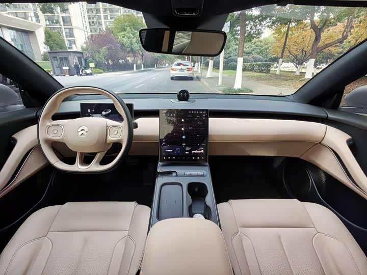 Фото 10 - Nio ET5T