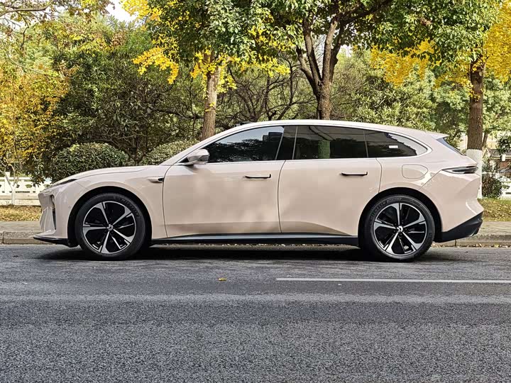 Фото 16 - Nio ET5T