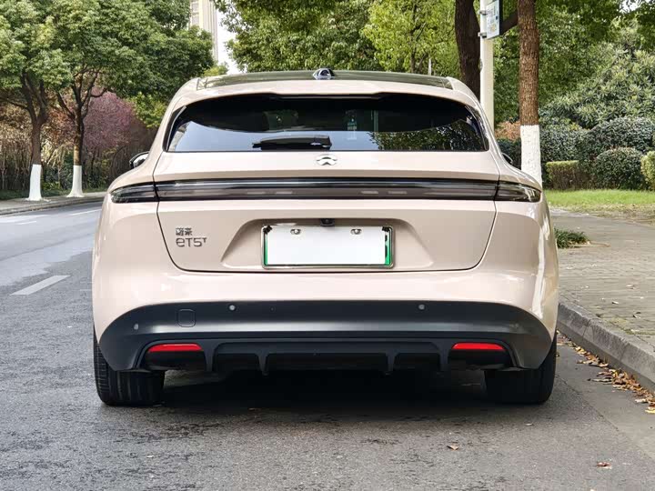 Фото 17 - Nio ET5T