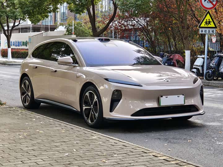 Фото 3 - Nio ET5T