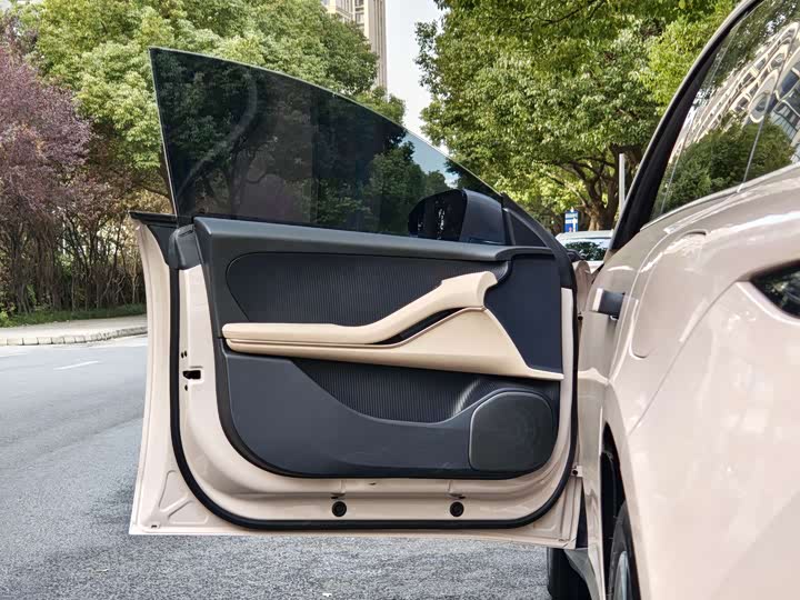 Фото 6 - Nio ET5T