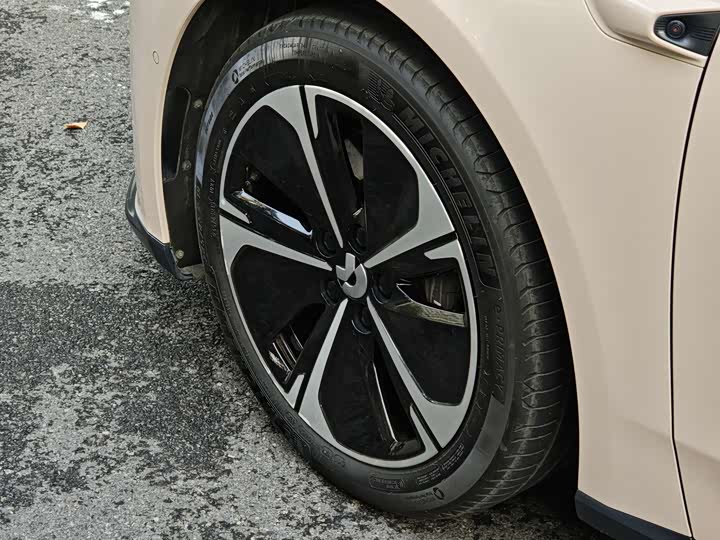 Фото 7 - Nio ET5T