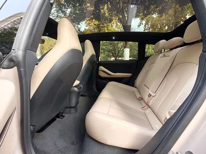 Фото 8 - Nio ET5T