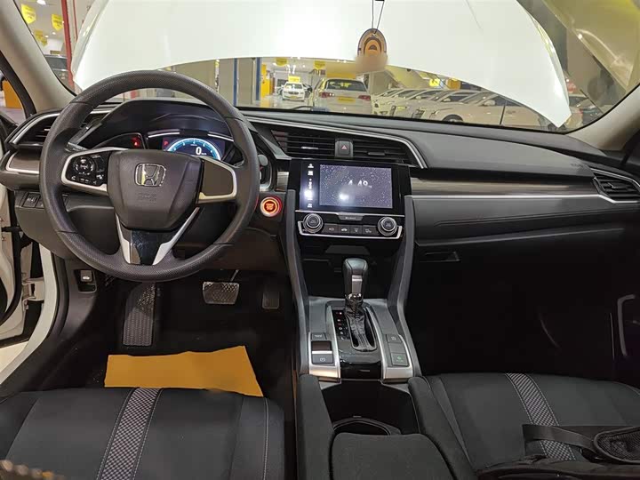 Фото 10 - Honda Civic