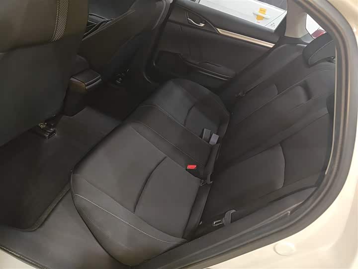 Фото 17 - Honda Civic