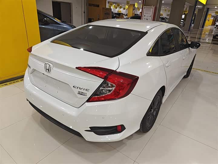 Фото 7 - Honda Civic