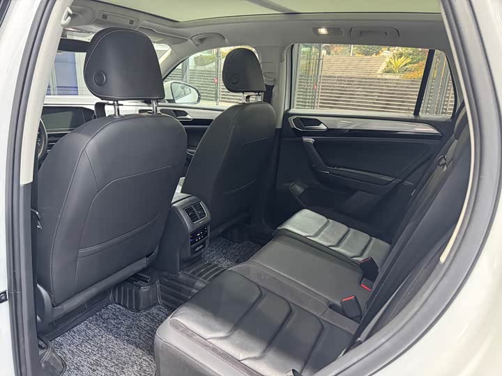 Фото 13 - Volkswagen Tayron