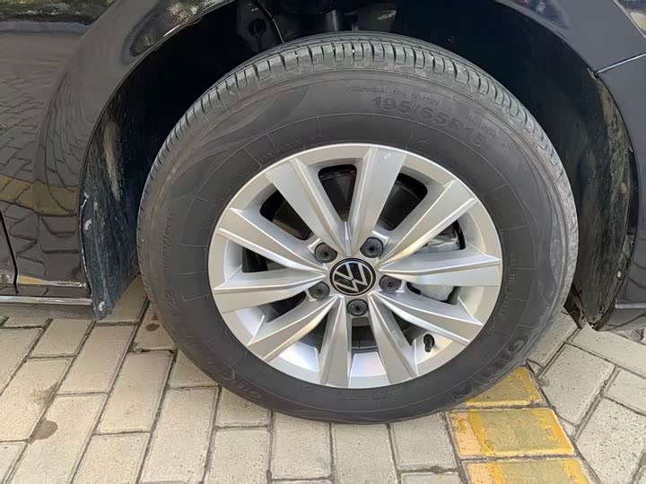 Фото 12 - Volkswagen Lavida