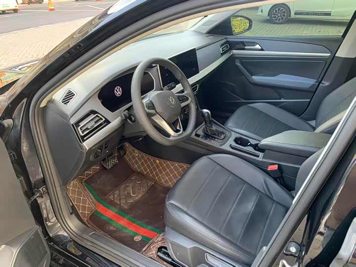 Фото 2 - Volkswagen Lavida