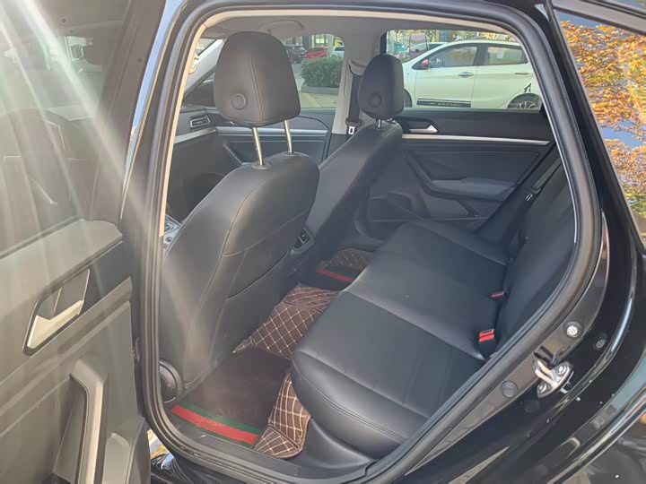 Фото 3 - Volkswagen Lavida