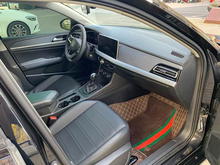 Фото 7 - Volkswagen Lavida