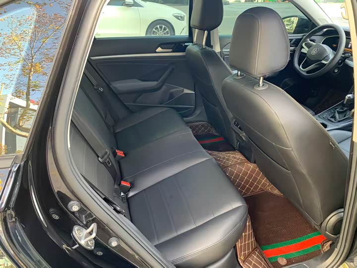 Фото 8 - Volkswagen Lavida