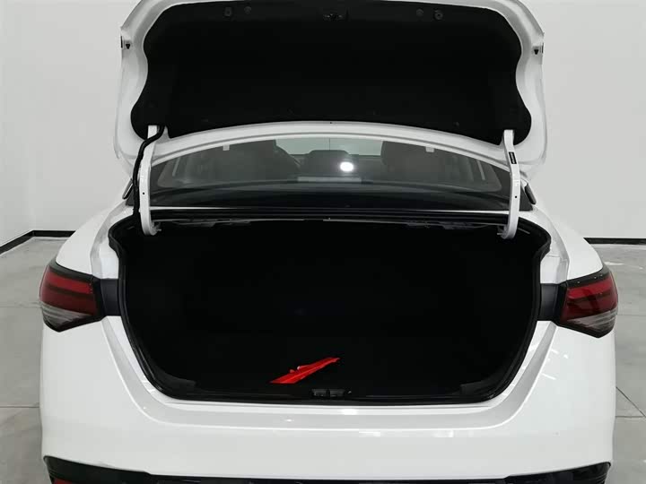 Фото 16 - Nissan Sylphy