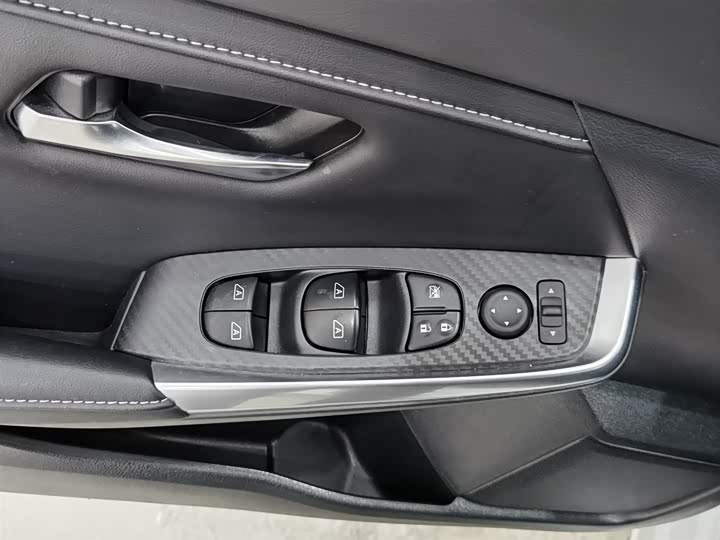 Фото 9 - Nissan Sylphy