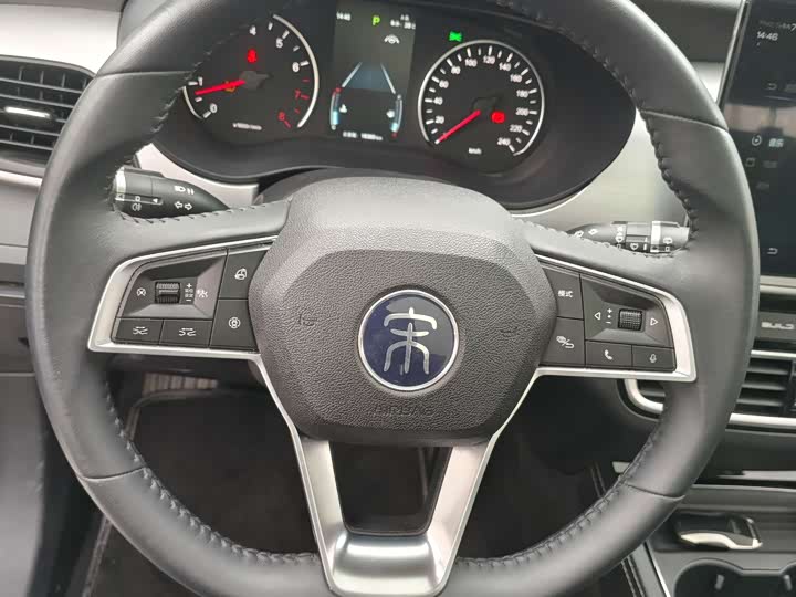 Фото 12 - BYD Song Max