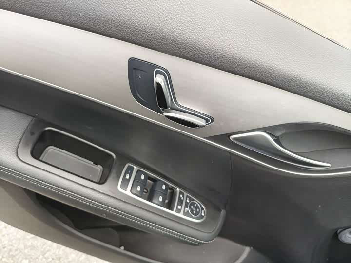 Фото 13 - BYD Song Max