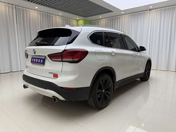 Фото 18 - BMW X1