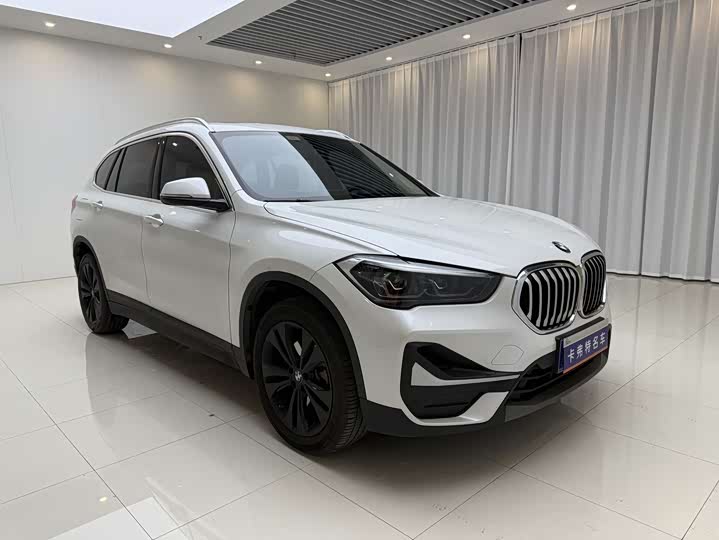 Фото 3 - BMW X1