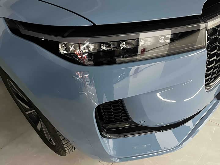 Фото 13 - LiXiang One