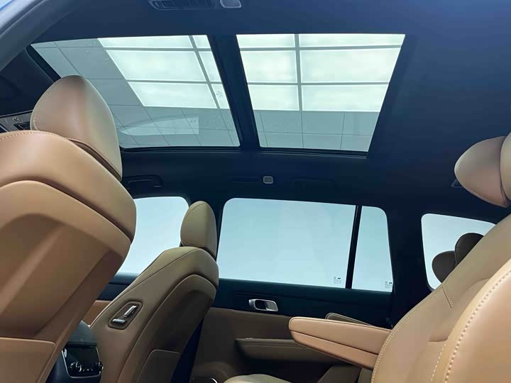 Фото 9 - LiXiang One