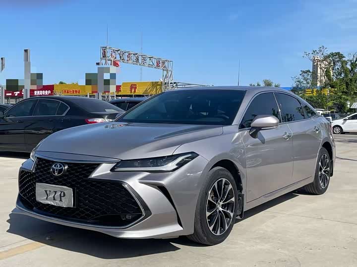 Фото 2 - Toyota Avalon