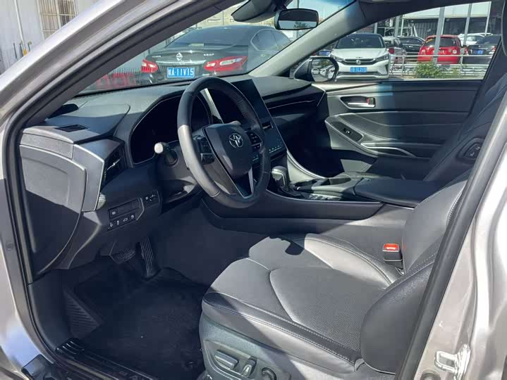 Фото 4 - Toyota Avalon