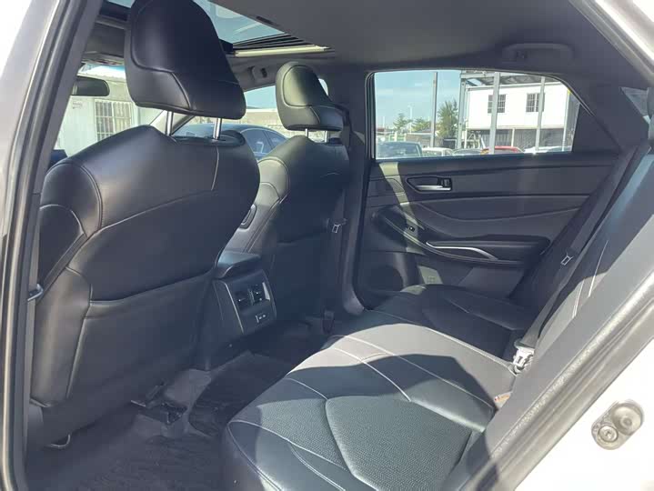 Фото 5 - Toyota Avalon