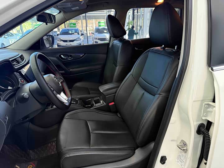 Фото 9 - Nissan X-Trail