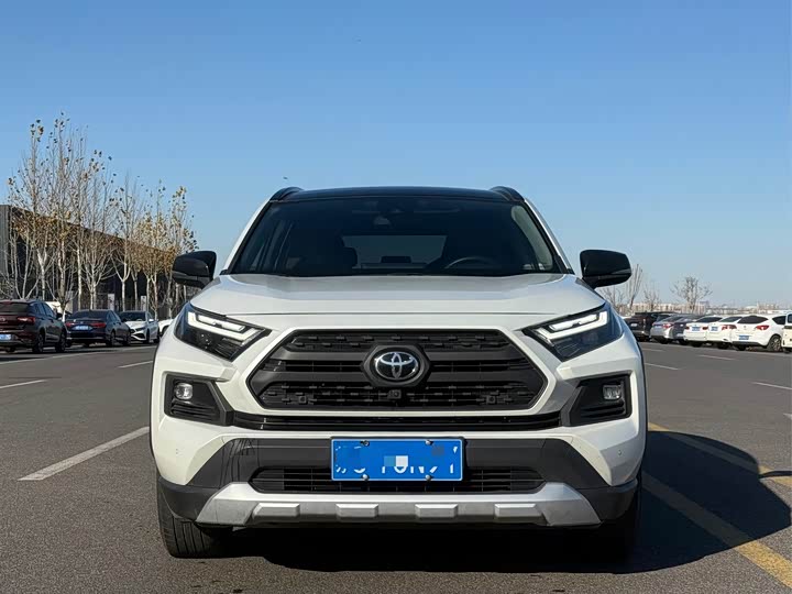 Фото 4 - Toyota RAV4