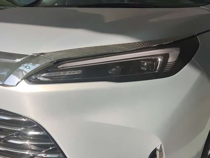 Фото 7 - Buick GL8 Hybrid