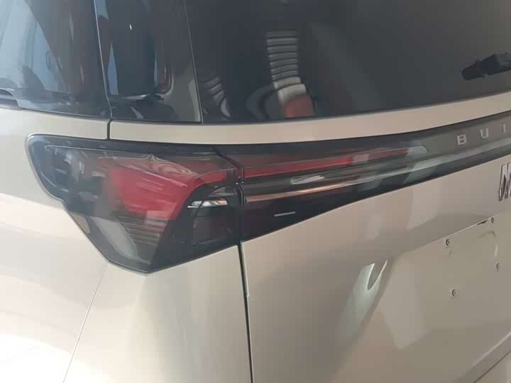 Фото 8 - Buick GL8 Hybrid