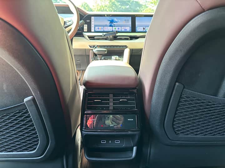 Фото 17 - Geely Monjaro