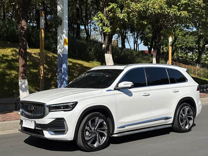 Фото 2 - Geely Monjaro