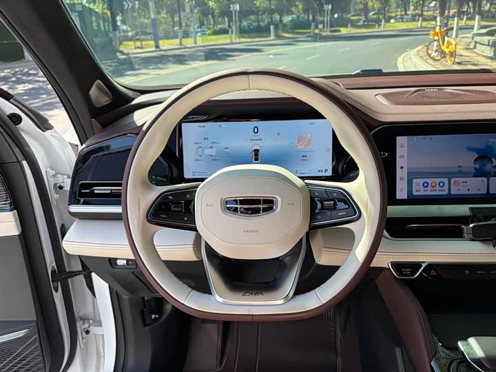 Фото 20 - Geely Monjaro