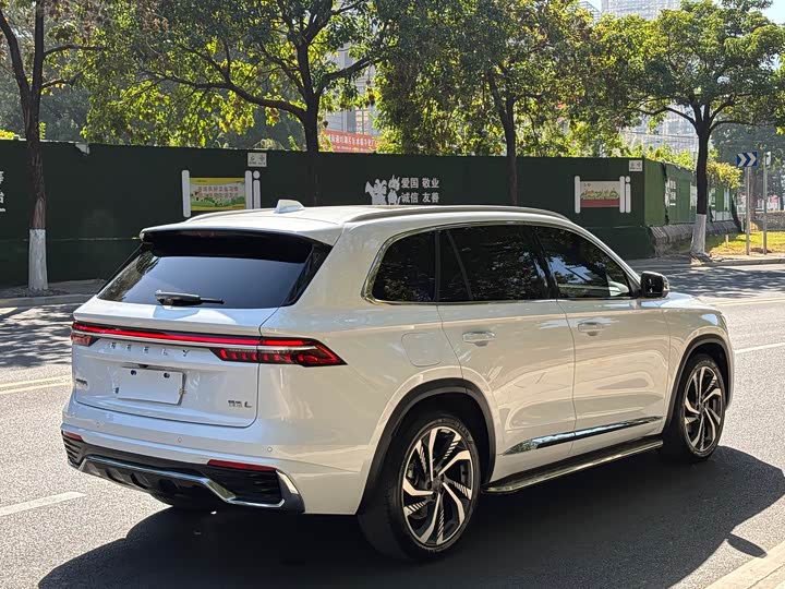 Фото 30 - Geely Monjaro