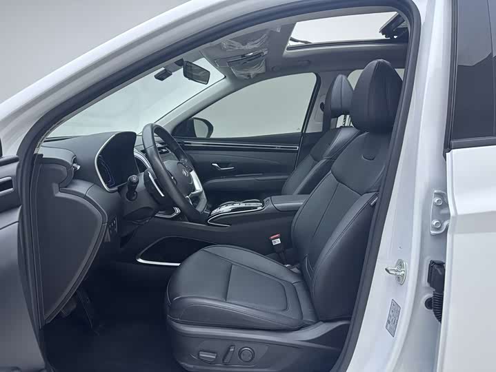 Фото 9 - Hyundai Tucson L